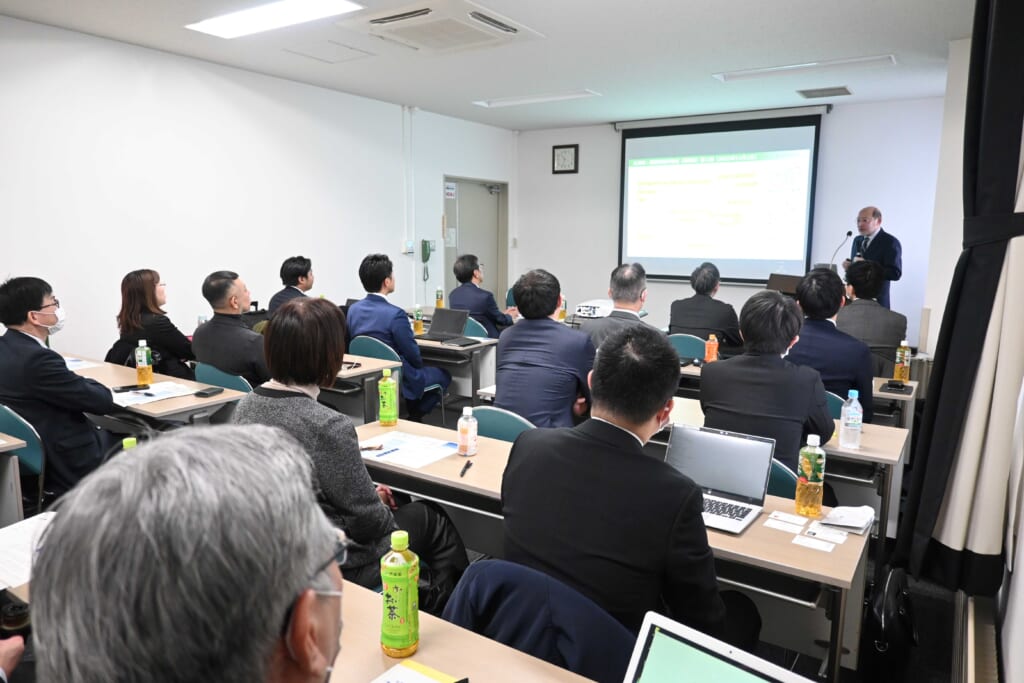 ノーステック財団主催「北海道の未来の地域公共交通を考える！　『寒冷地』×『自動運転』×『エネルギーの地産地消』講義・ワークショップ」で、横田理事・副学長が基調講演をおこないました。