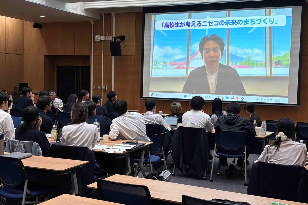 ニセコ高等学校・ニセコ国際高校生が来学し「AI×SDGs探究フロンティア・ラボ」を受講